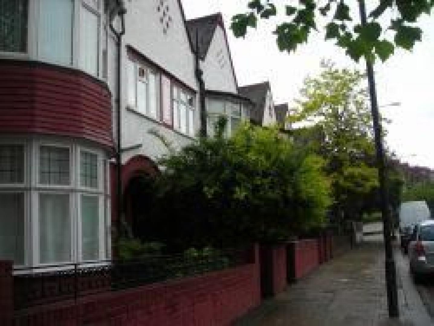 			New Instruction, Studio Apartment, 1 bath, 1 reception Studio			 Finchley Road, SWISS COTTAGE NW3